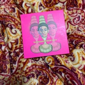 Juvias Place Eyeshadow Palette